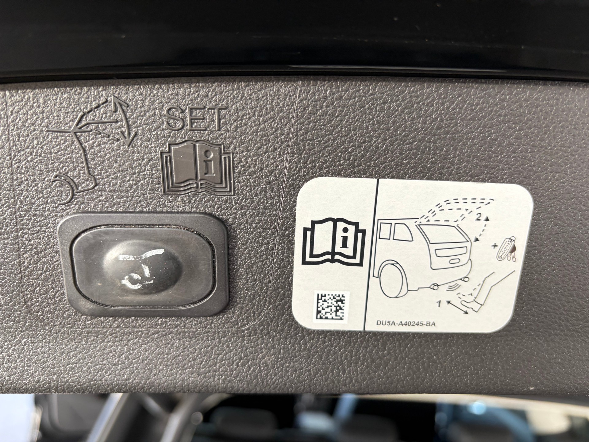 FORD Kuga 2.0 TDCi Vignale 4WD PowerShift-image-10