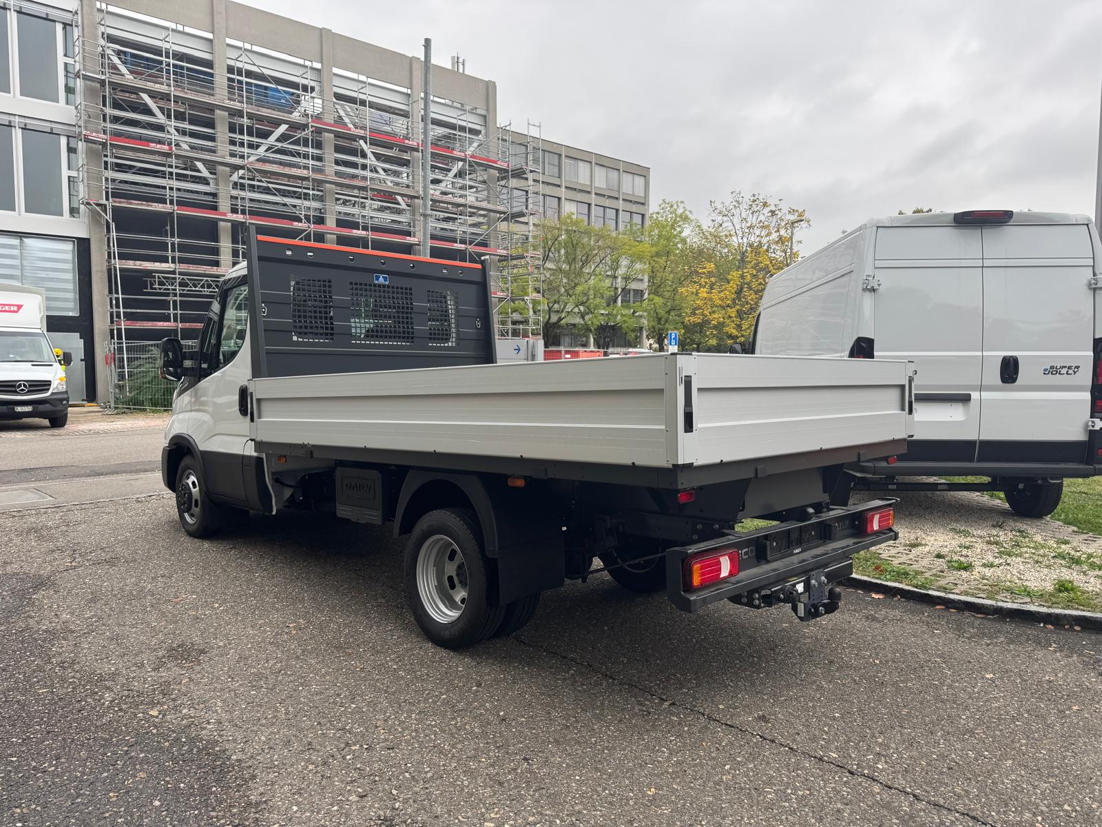 IVECO Daily 35C18HA8-image-2