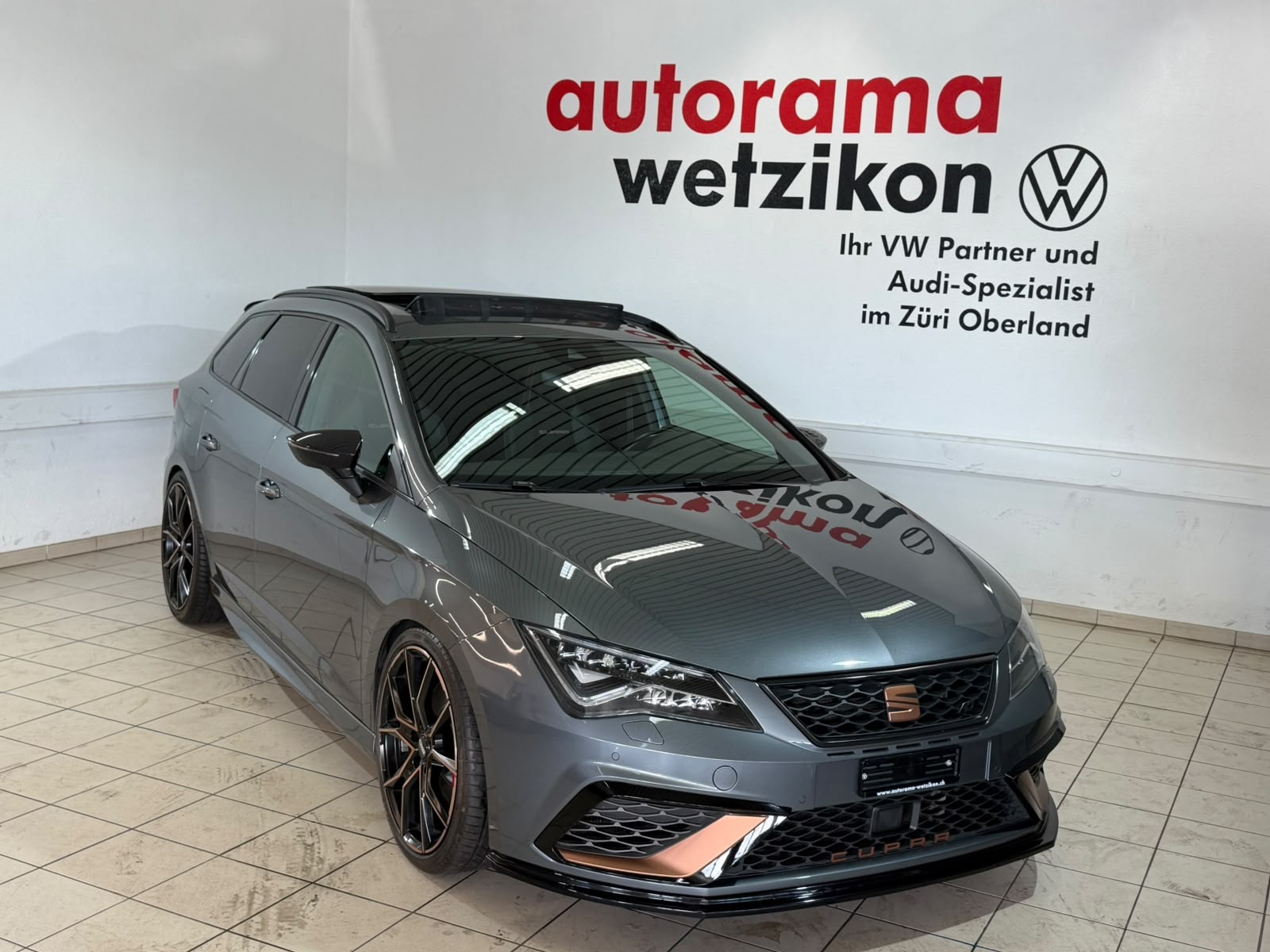SEAT Leon ST 2.0 TSI Cupra 300 4 Drive DSG-image-1