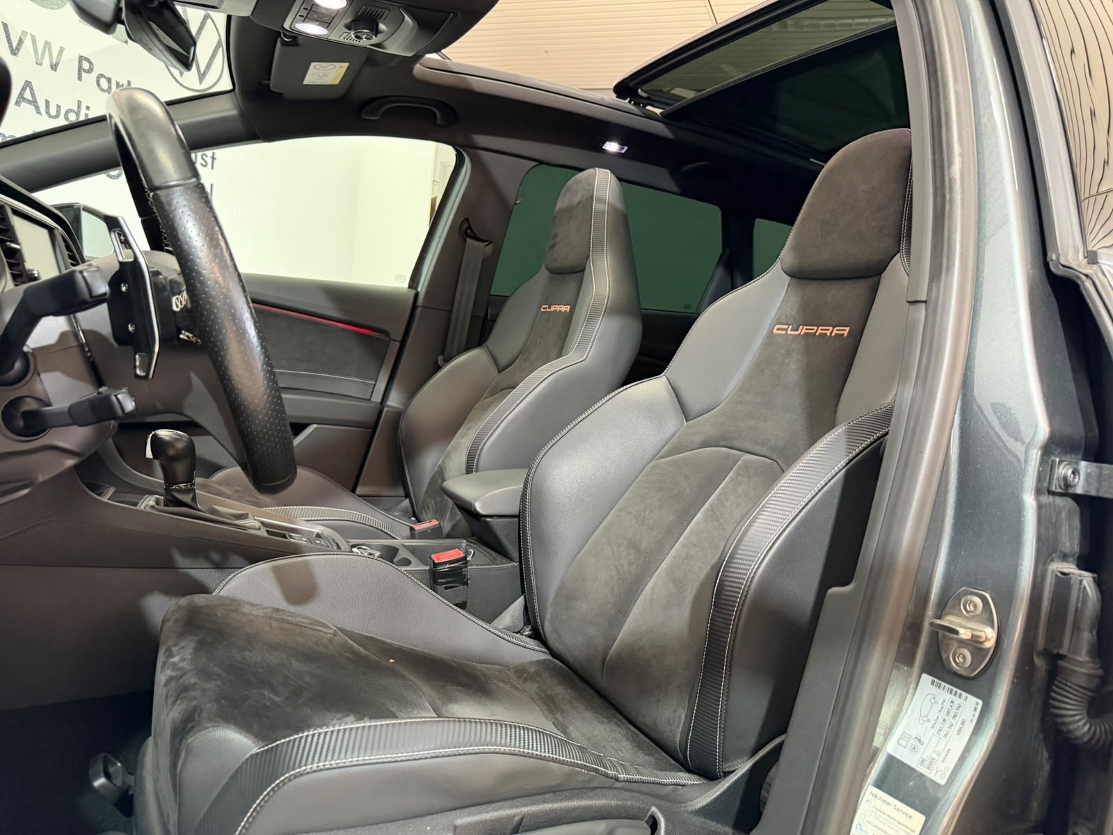 SEAT Leon ST 2.0 TSI Cupra 300 4 Drive DSG-image-5
