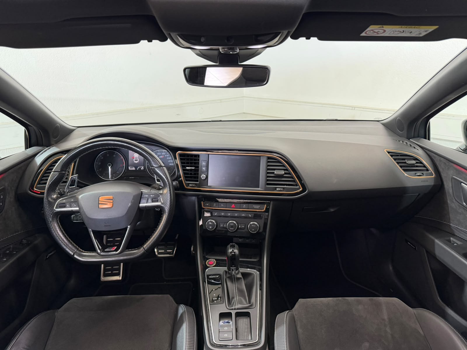SEAT Leon ST 2.0 TSI Cupra 300 4 Drive DSG-image-10