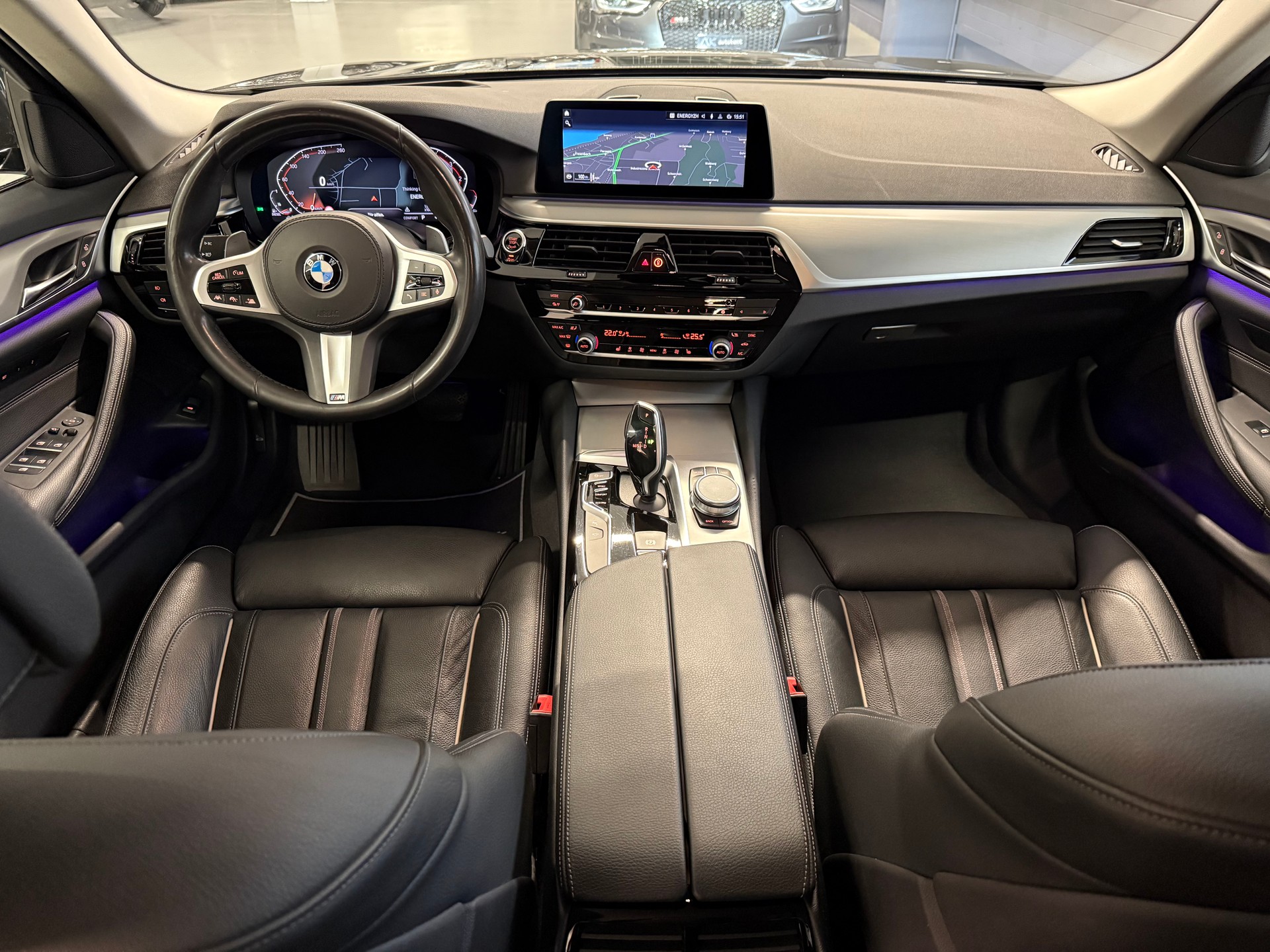 BMW 520d xDrive Touring Sport Line Steptronic-image-20