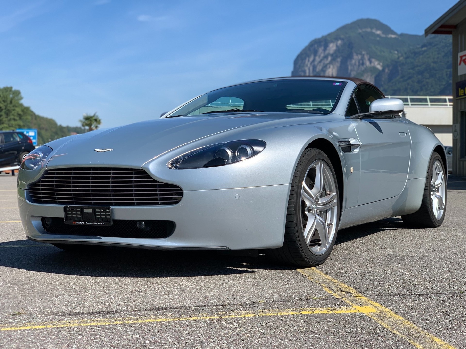 ASTON MARTIN V8 Vantage 4.7 Sportshift-image-1