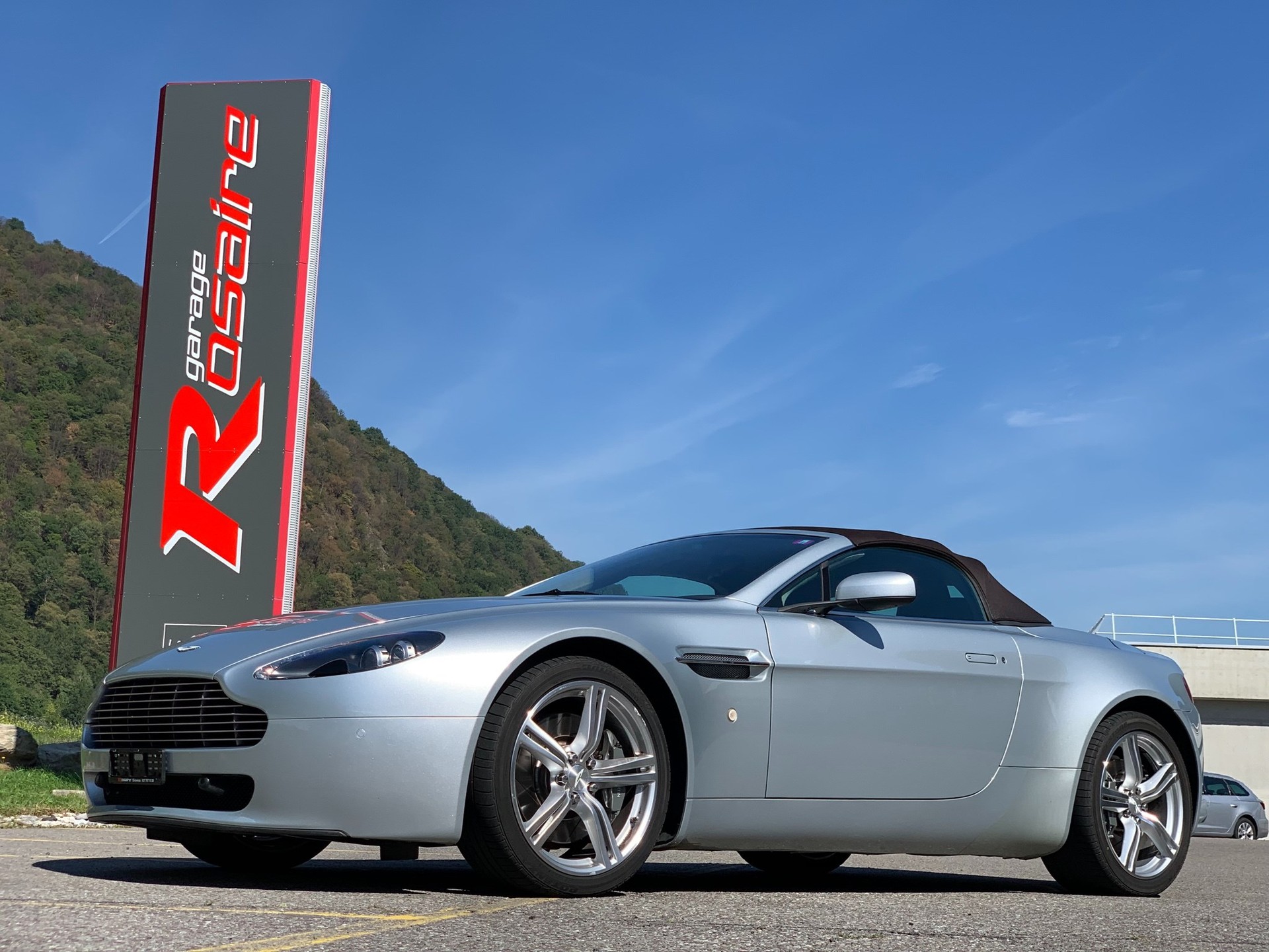 ASTON MARTIN V8 Vantage 4.7 Sportshift-image-3
