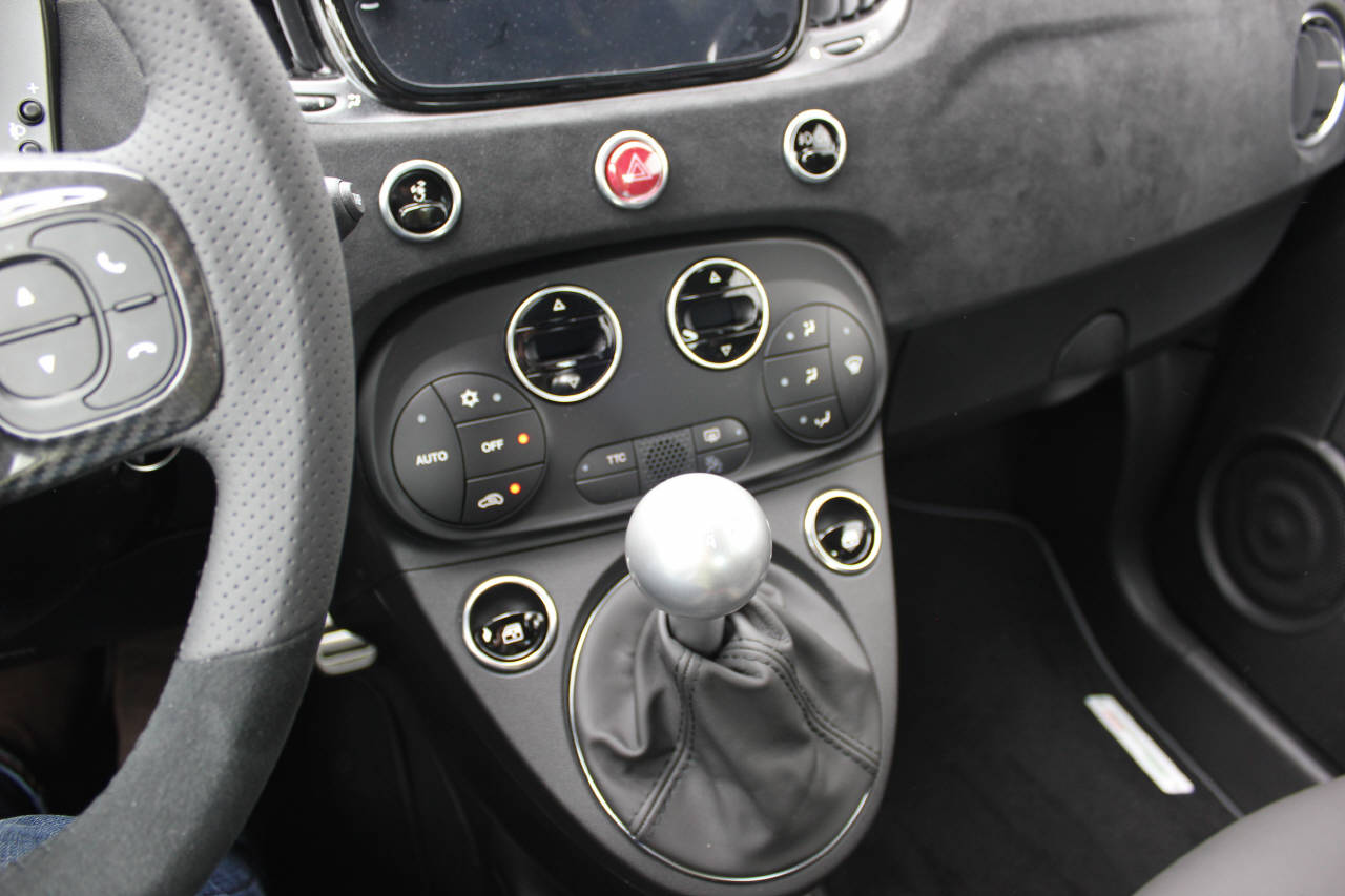 FIAT 695 Abarth 1.4 T-Jet 180 75 Anniversario-image-12
