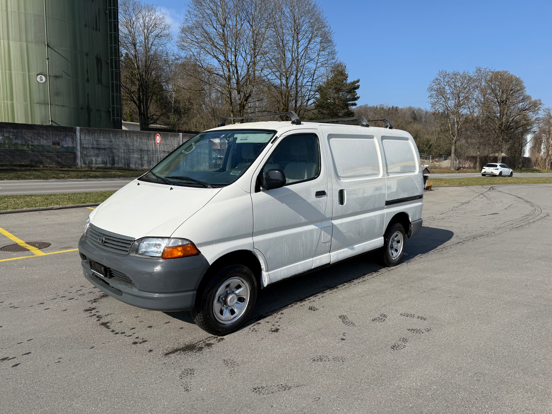 TOYOTA Hiace D-4D 4WD Van