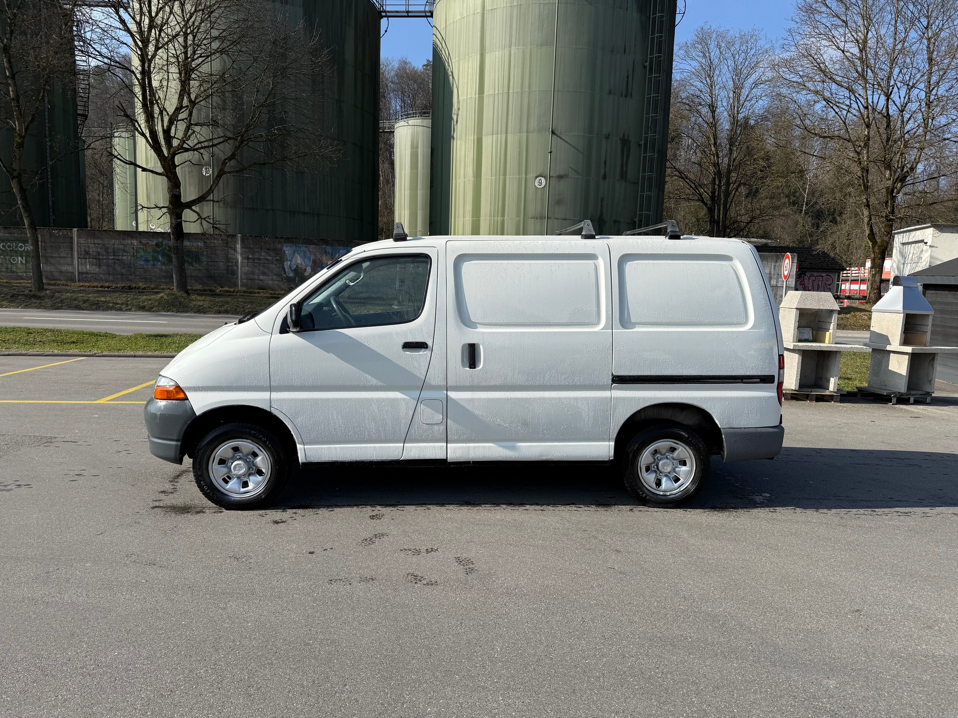 TOYOTA Hiace D-4D 4WD Van-image-4