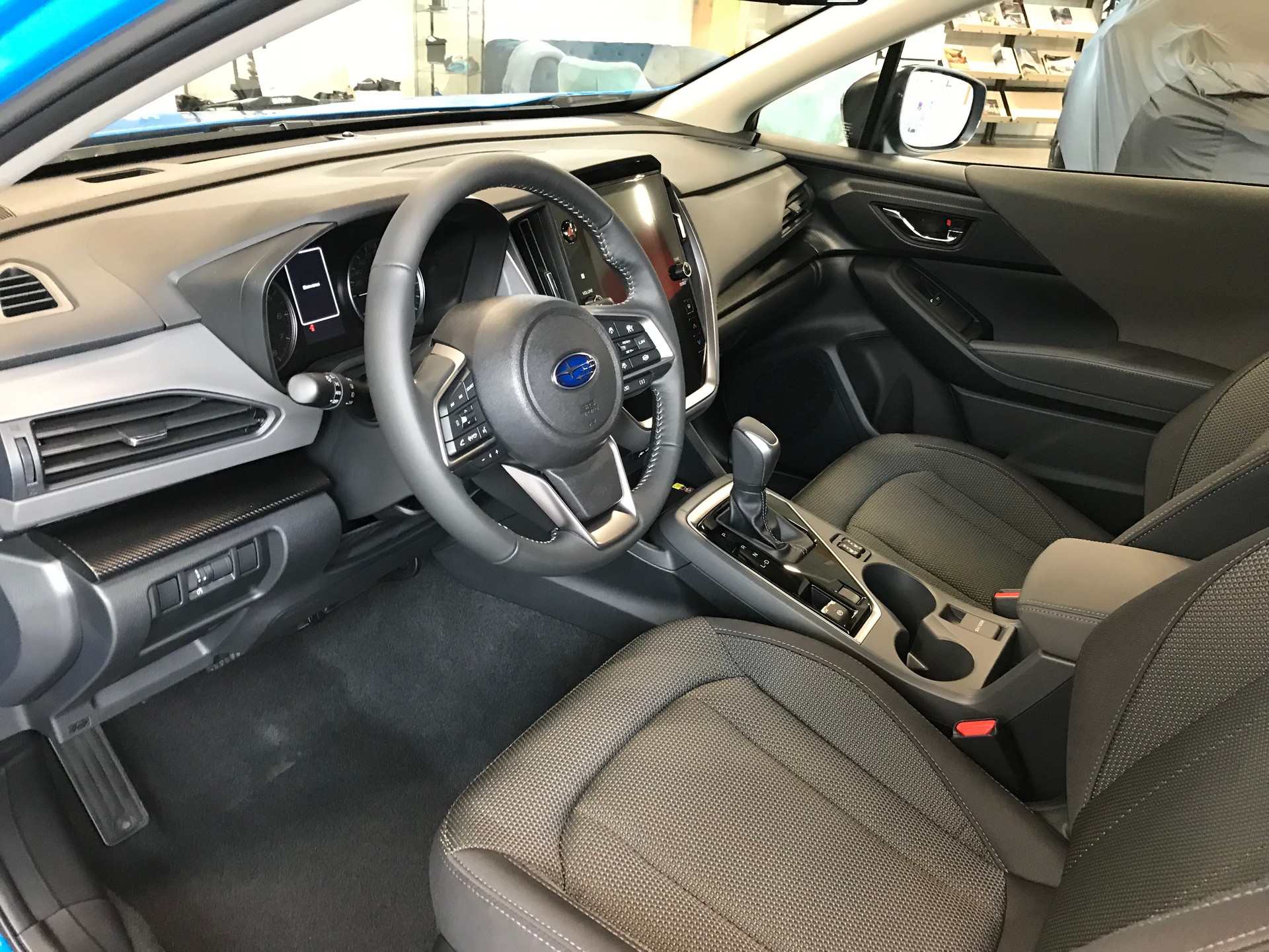 SUBARU Crosstrek 2.0 e-Boxer Swiss Plus AWD Lineartronic-image-3
