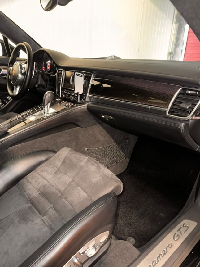 PORSCHE Panamera GTS 4.8 PDK-image-5