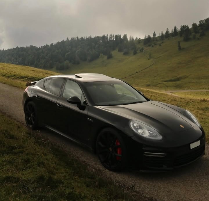 PORSCHE Panamera GTS 4.8 PDK-image-9
