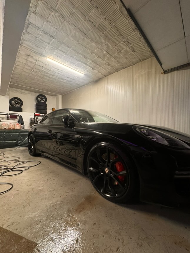 PORSCHE Panamera GTS 4.8 PDK-image-3