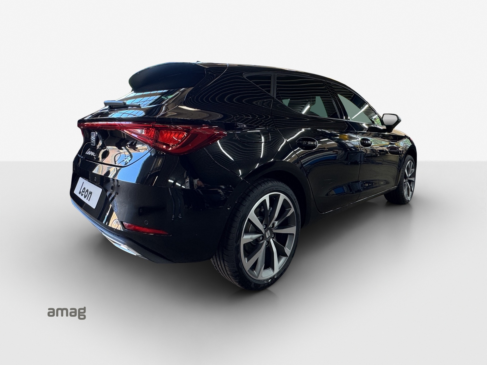 SEAT Leon 1.5 eTSI mHEV DSG FR-image-4