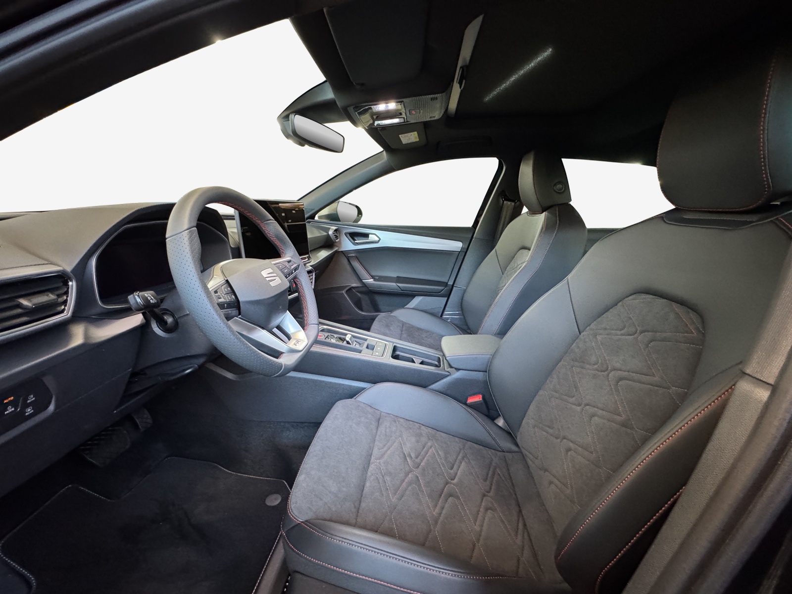 SEAT Leon 1.5 eTSI mHEV DSG FR-image-7