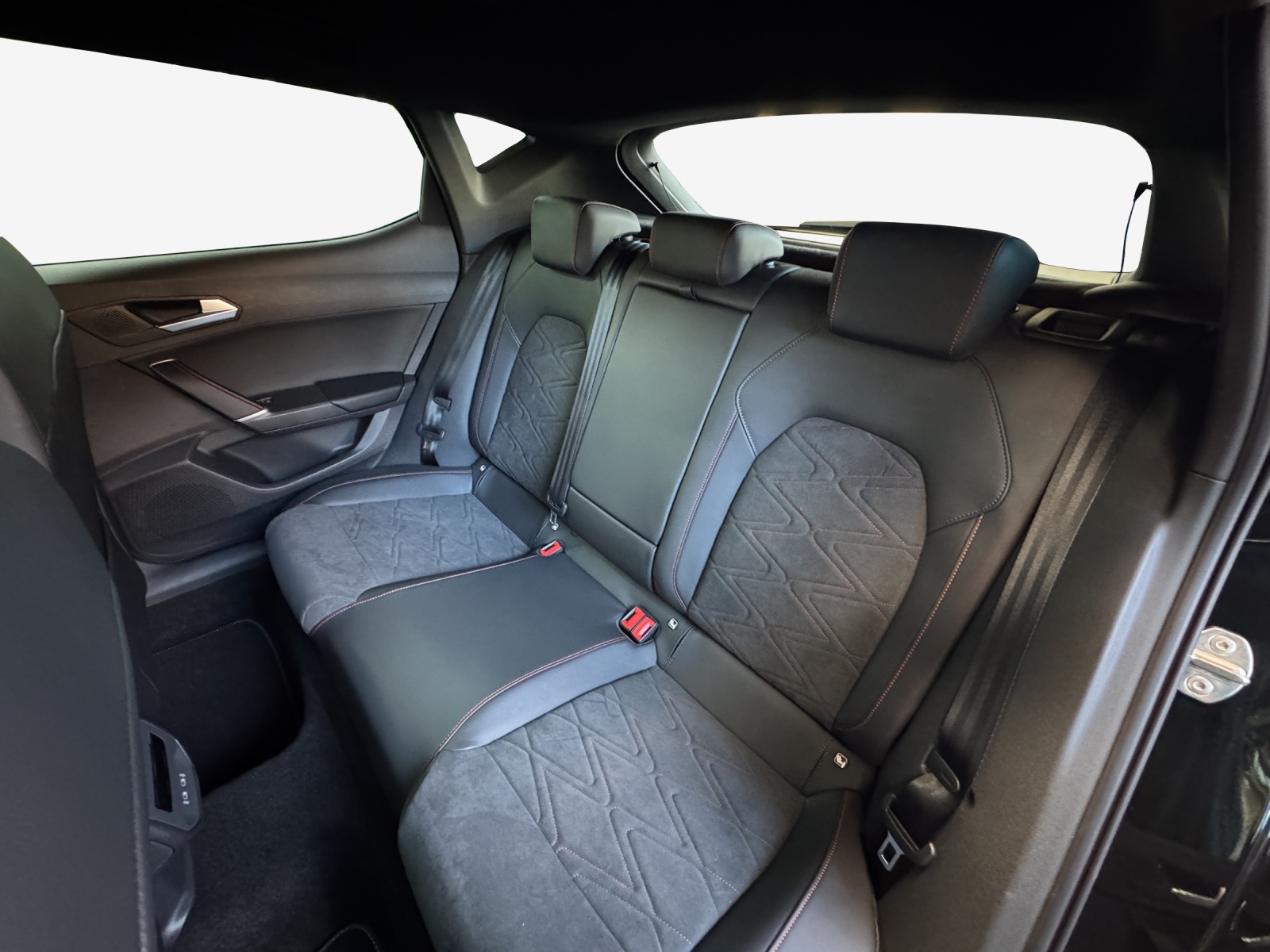 SEAT Leon 1.5 eTSI mHEV DSG FR-image-11