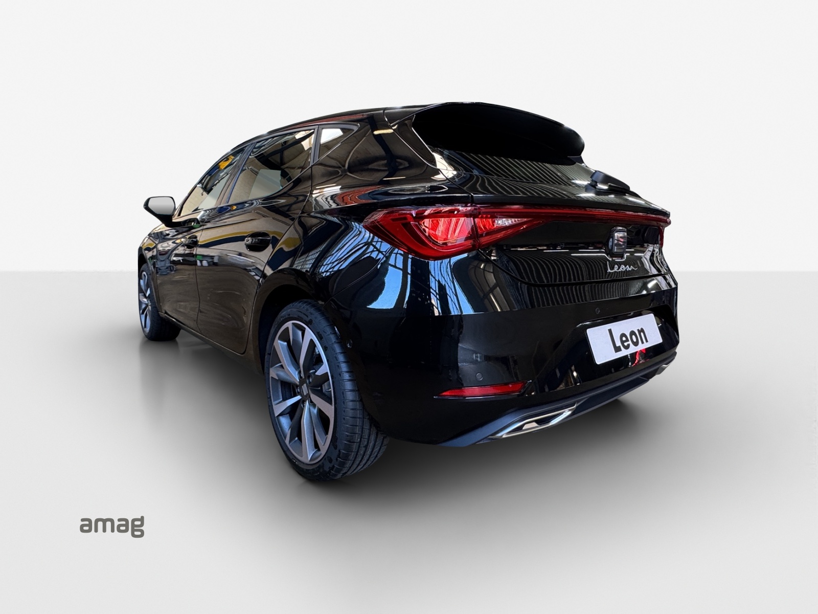 SEAT Leon 1.5 eTSI mHEV DSG FR-image-2