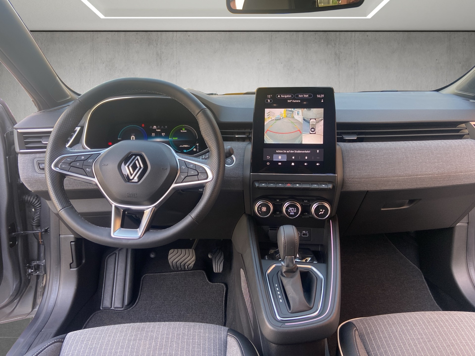 RENAULT Clio 1.6 E-Tech Techno-image-8