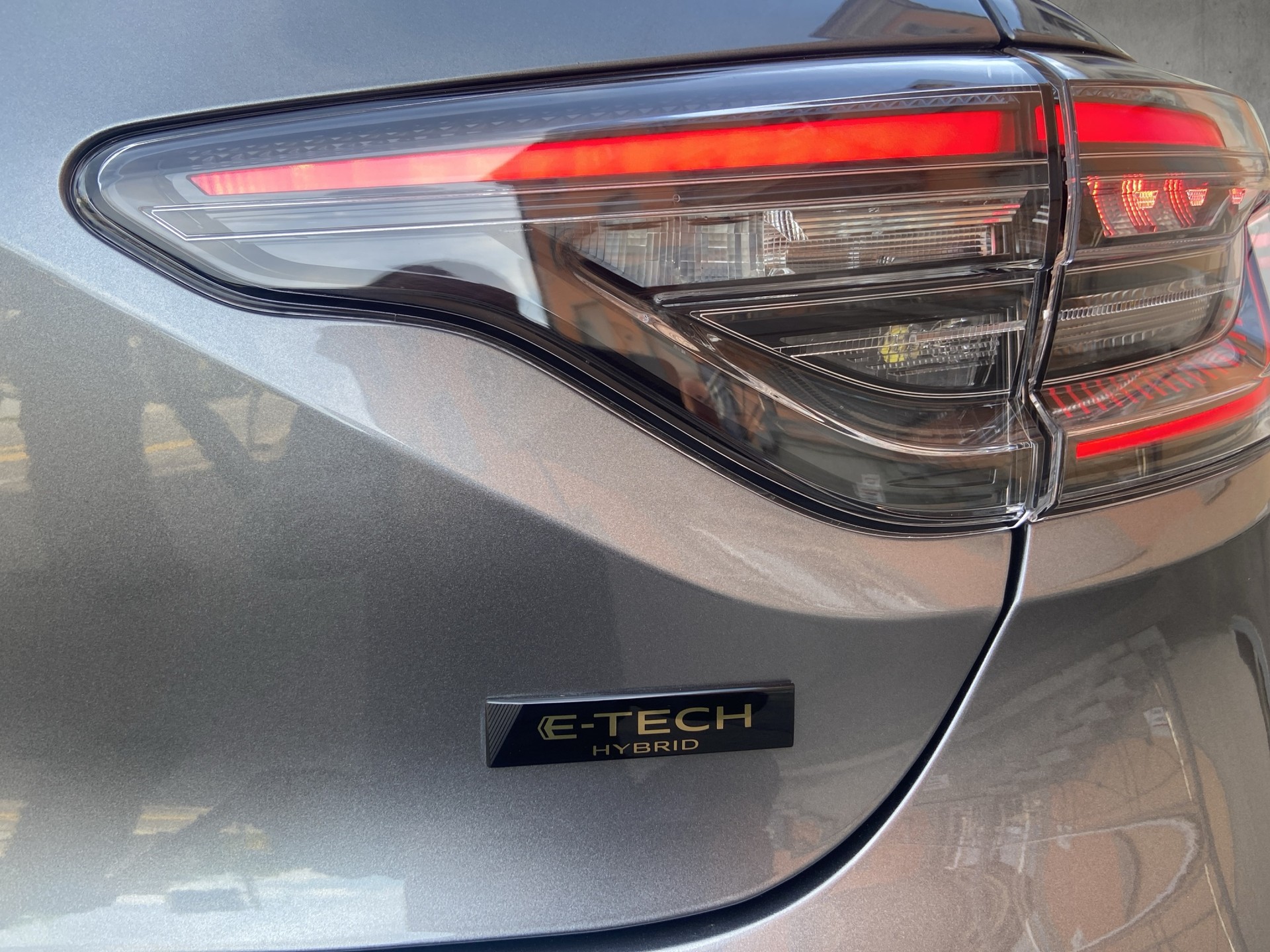 RENAULT Clio 1.6 E-Tech Techno-image-12