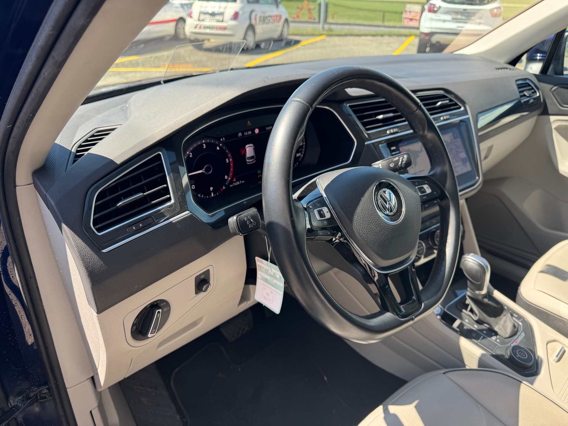 VW Tiguan 2.0 TDI SCR Highline 4Motion DSG-image-9