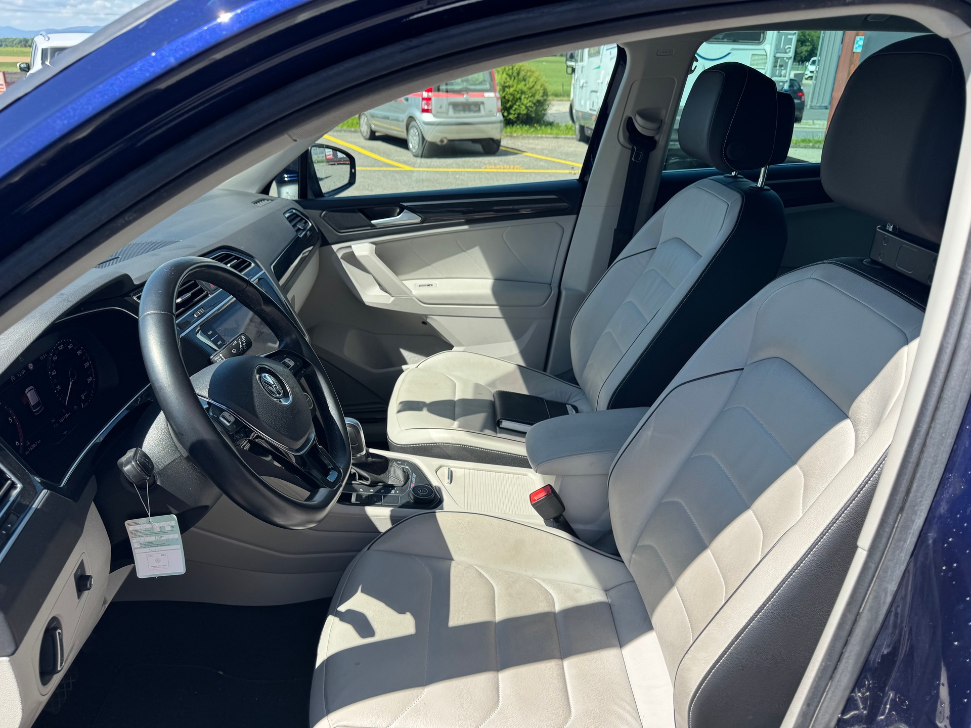VW Tiguan 2.0 TDI SCR Highline 4Motion DSG-image-5
