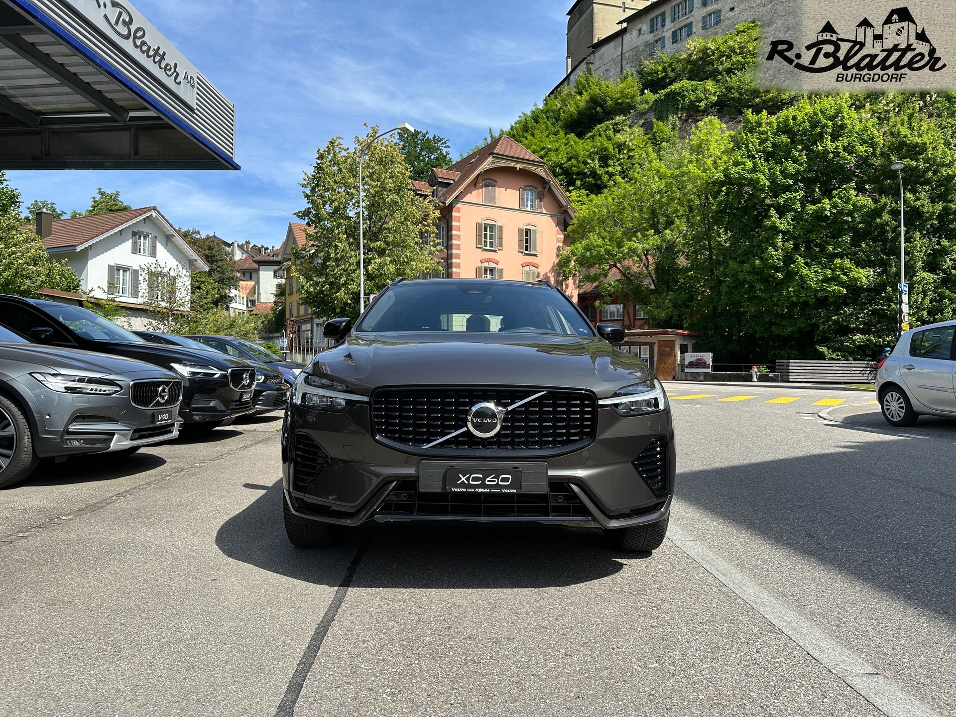 VOLVO XC60 B5 Diesel Mild Hybrid AWD R-Design Geartronic-image-1