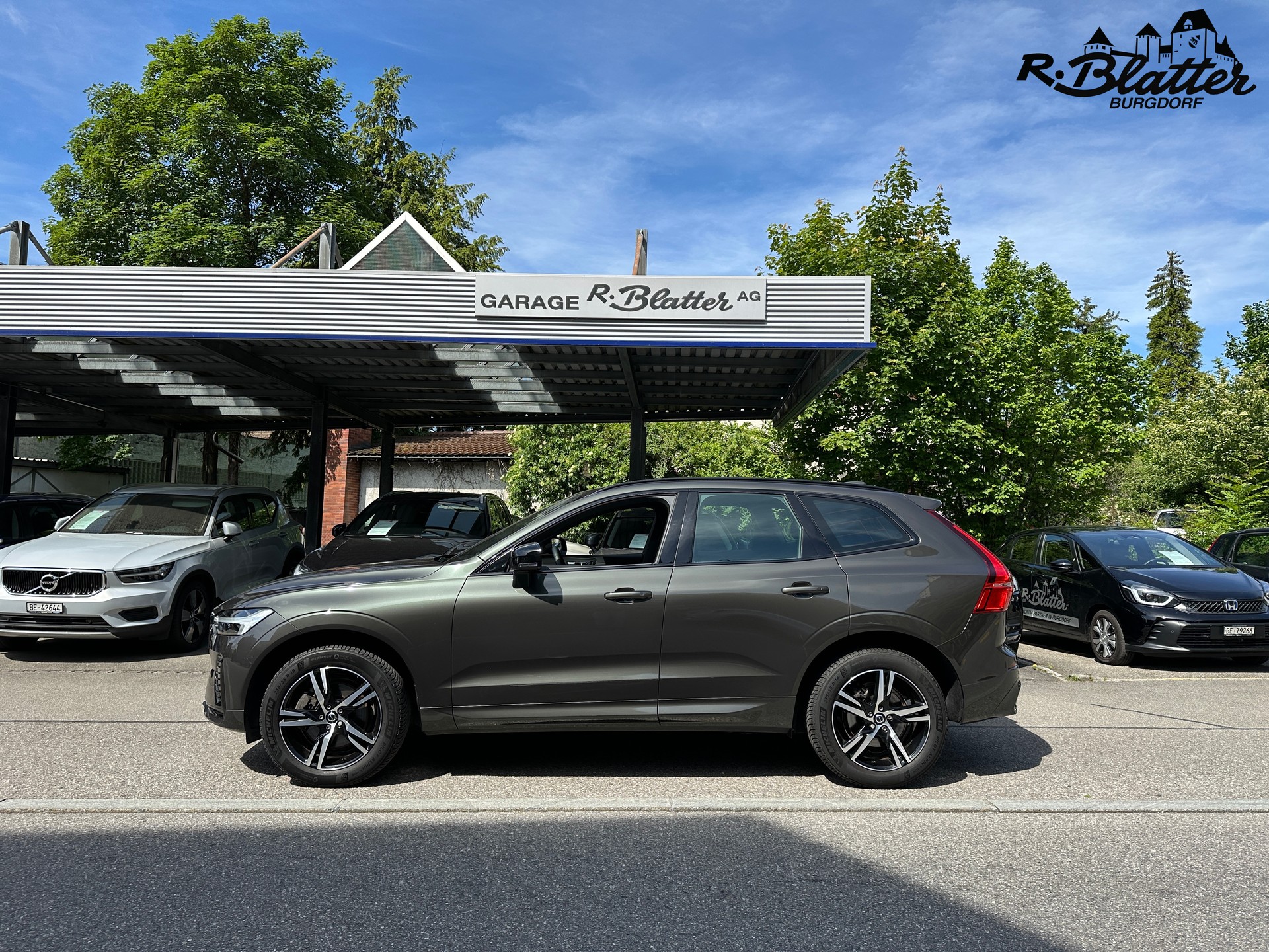 VOLVO XC60 B5 Diesel Mild Hybrid AWD R-Design Geartronic-image-3