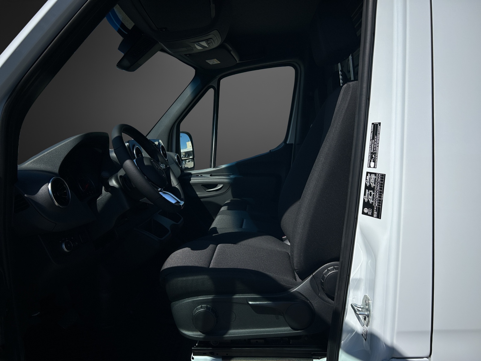 MERCEDES-BENZ Sprinter 317 CDI Lang 9G-TRONIC-image-9