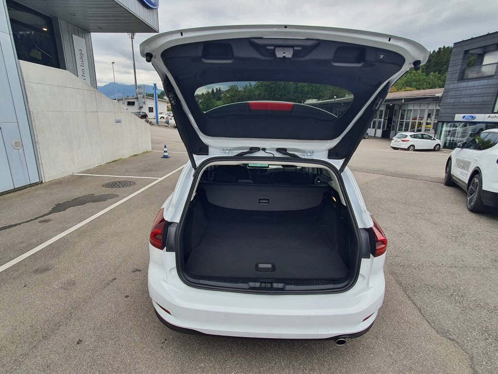 FORD Focus Station Wagon 1.0i EcoB Hybrid 155 Titanium X-image-11