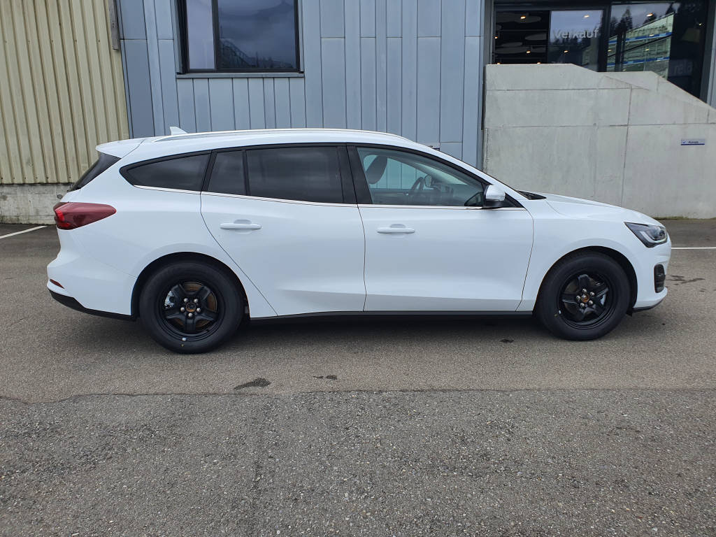 FORD Focus Station Wagon 1.0i EcoB Hybrid 155 Titanium X-image-3