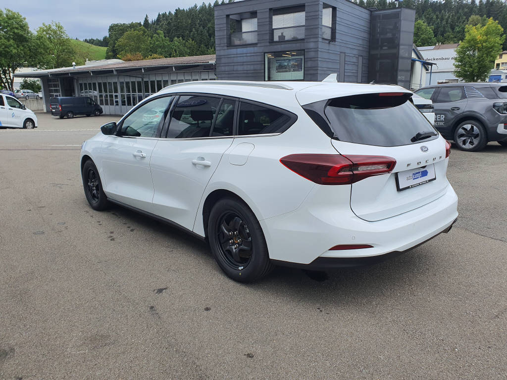 FORD Focus Station Wagon 1.0i EcoB Hybrid 155 Titanium X-image-6