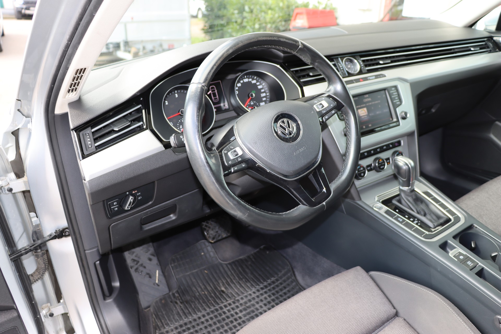 VW Passat 2.0 TDI BMT Comfortline DSG-image-12