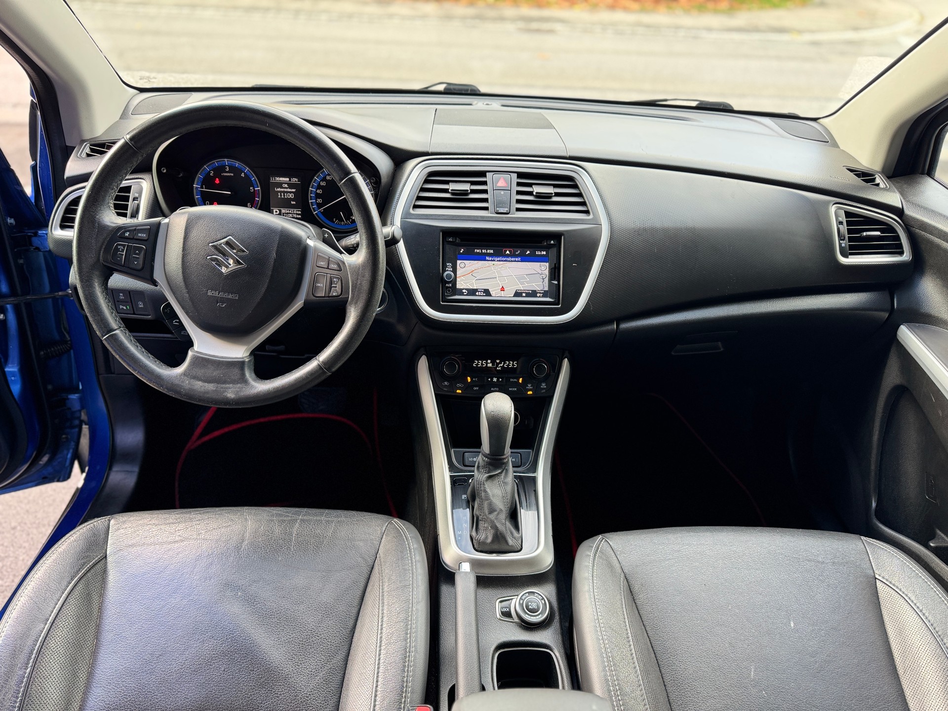SUZUKI SX4 S-Cross 1.6 TD PizSulai Top 4WD TCSS-image-5