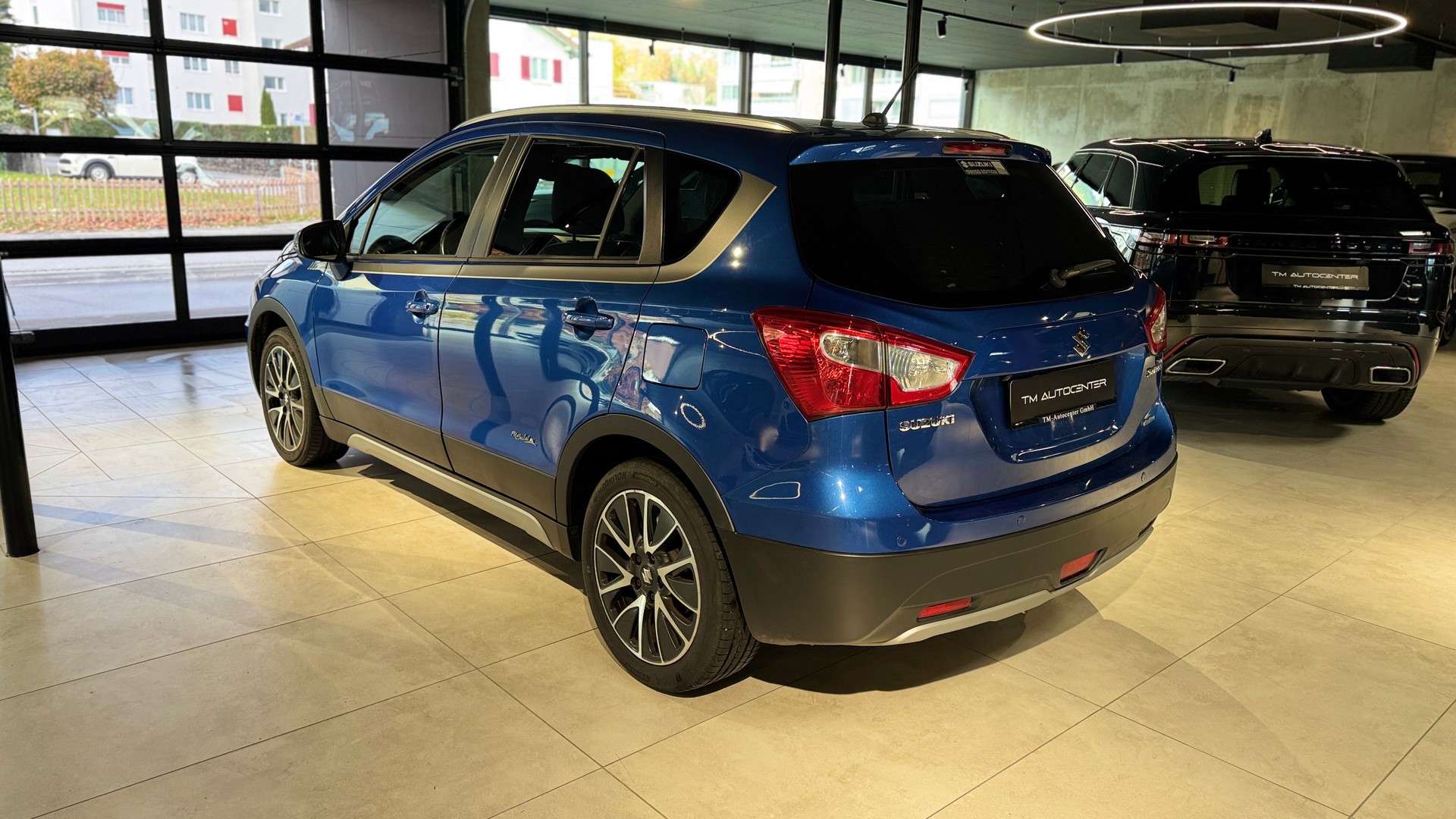 SUZUKI SX4 S-Cross 1.6 TD PizSulai Top 4WD TCSS-image-3