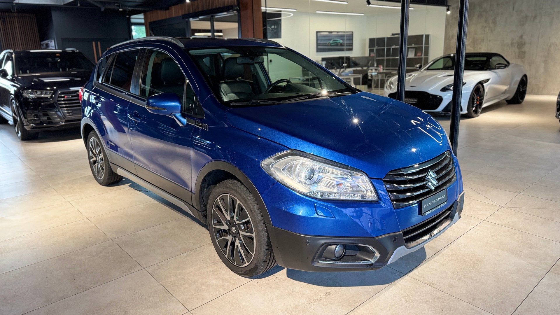 SUZUKI SX4 S-Cross 1.6 TD PizSulai Top 4WD TCSS-image-1
