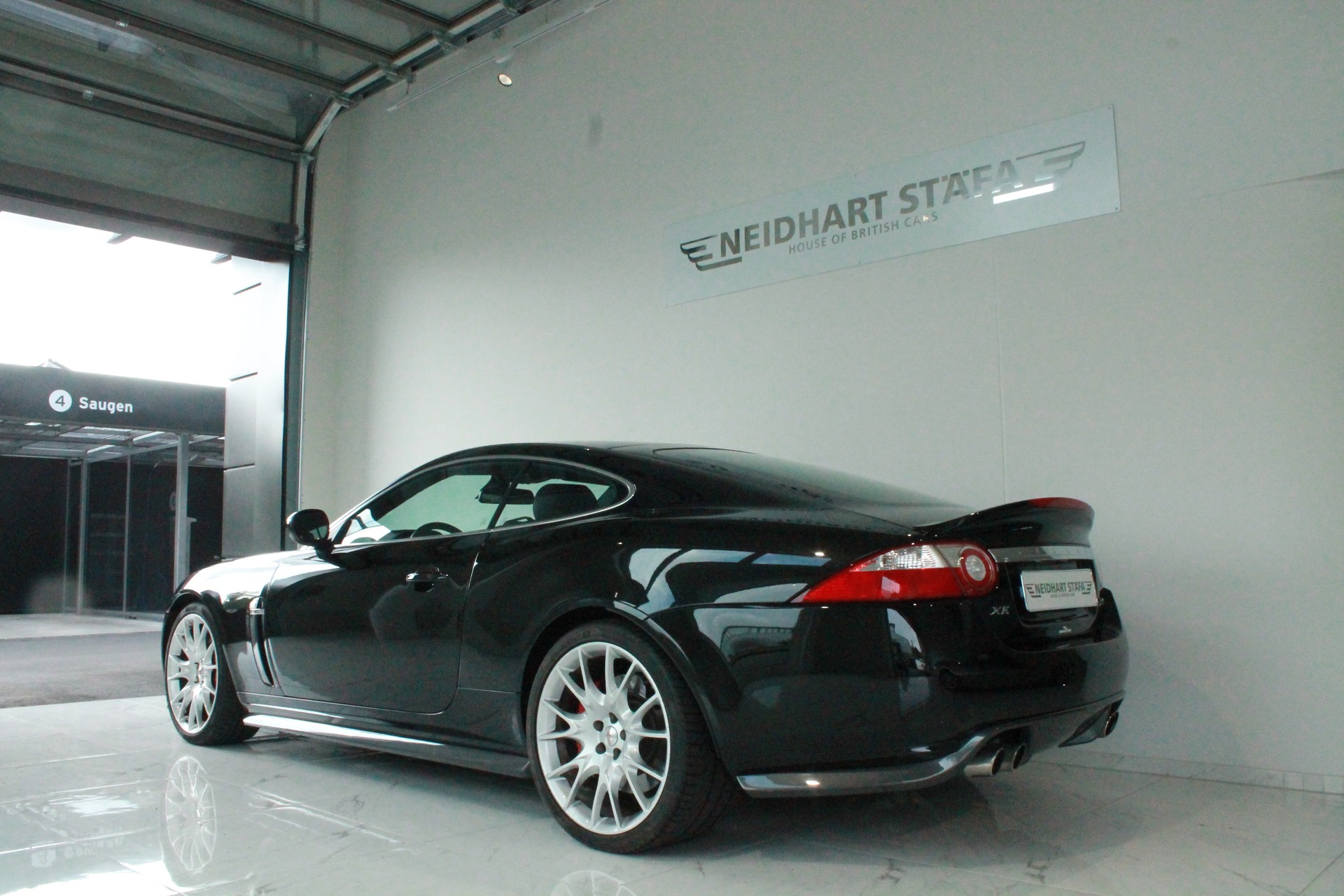 JAGUAR XKR-S 4.2 V8 SC Automatic-showroom-element-1