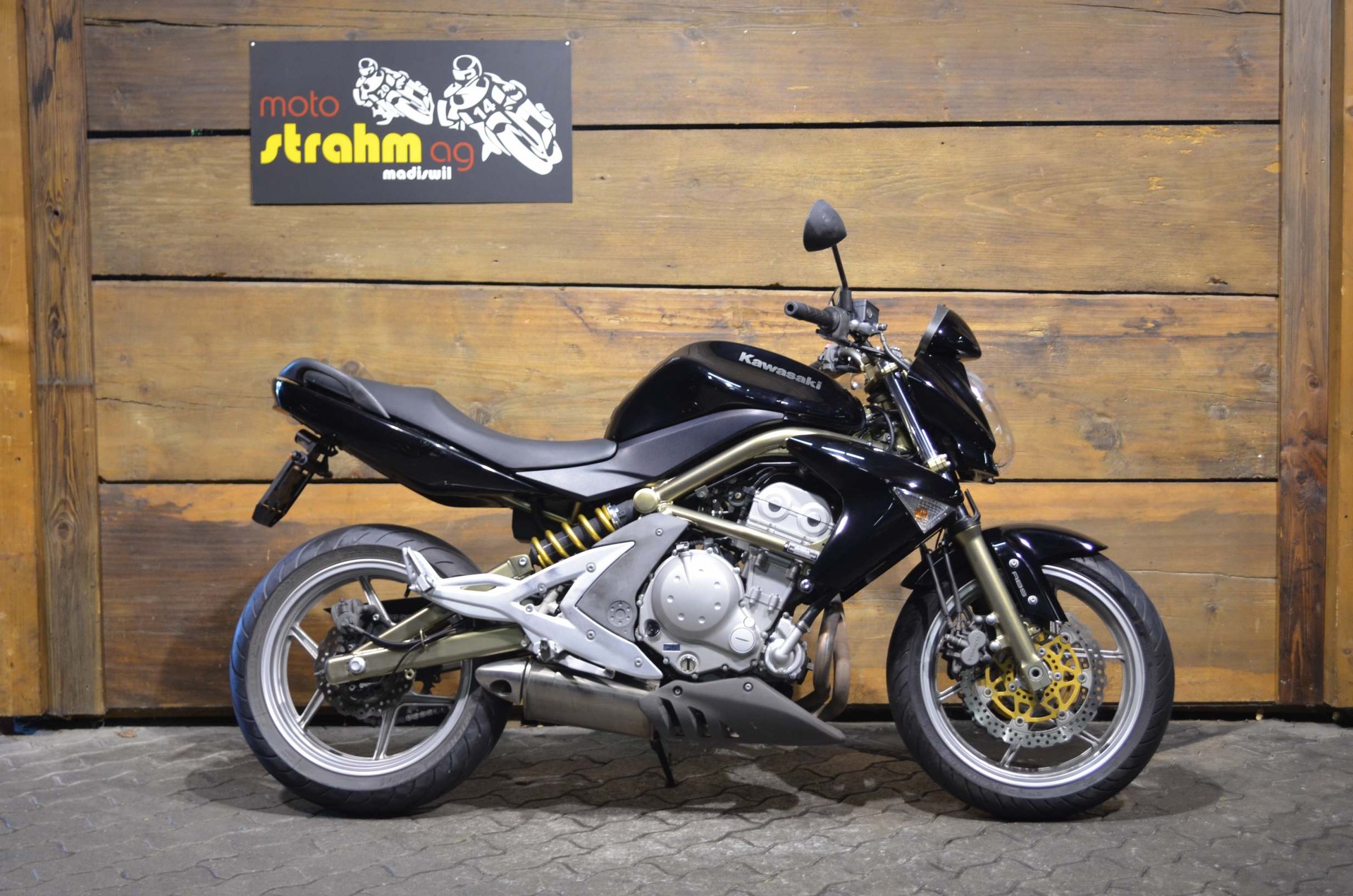 KAWASAKI ER-6n ABS-showroom-element-1