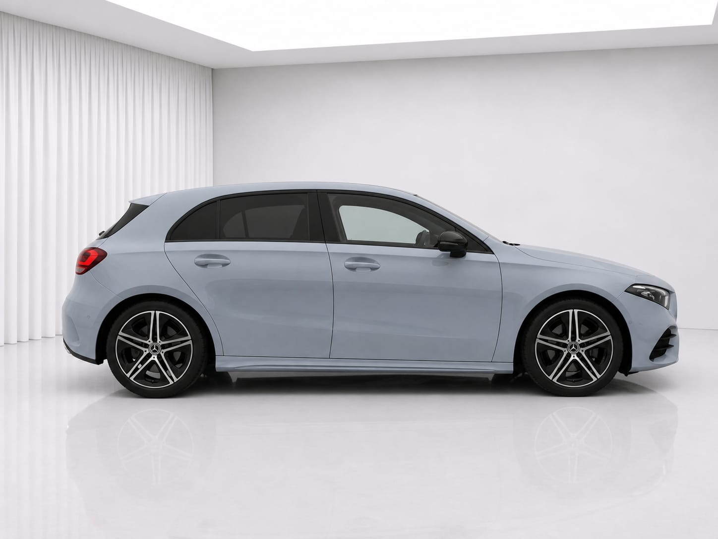 MERCEDES-BENZ A 250 4Matic 8G-DCT AMG-Line-image-6
