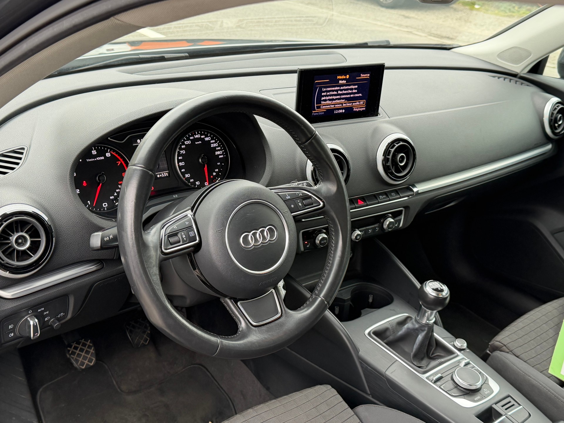 AUDI A3 Sportback 1.4 TFSI Ambition-image-6