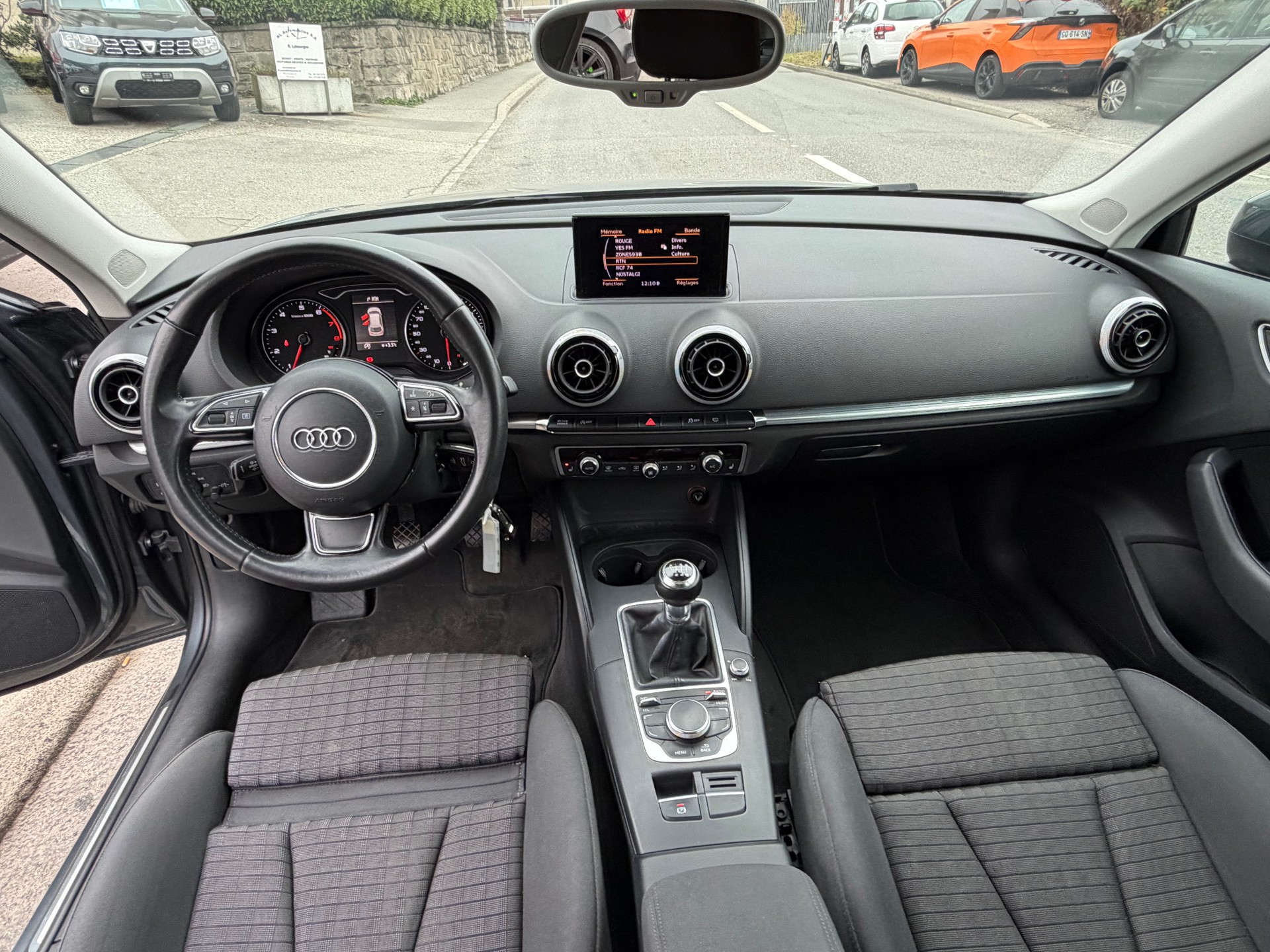 AUDI A3 Sportback 1.4 TFSI Ambition-image-8
