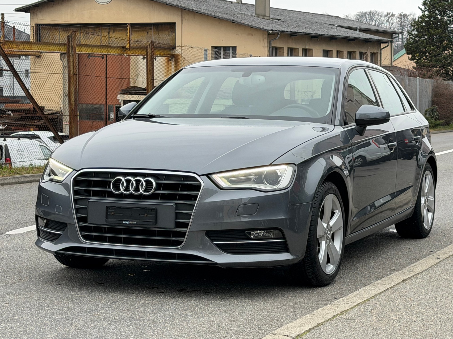 AUDI A3 Sportback 1.4 TFSI Ambition-showroom-element-1