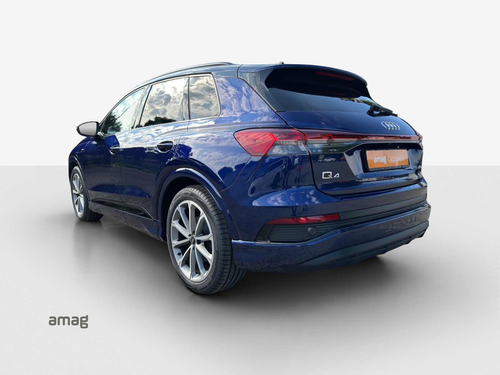 AUDI Q4 e-tron 40-showroom-element-3