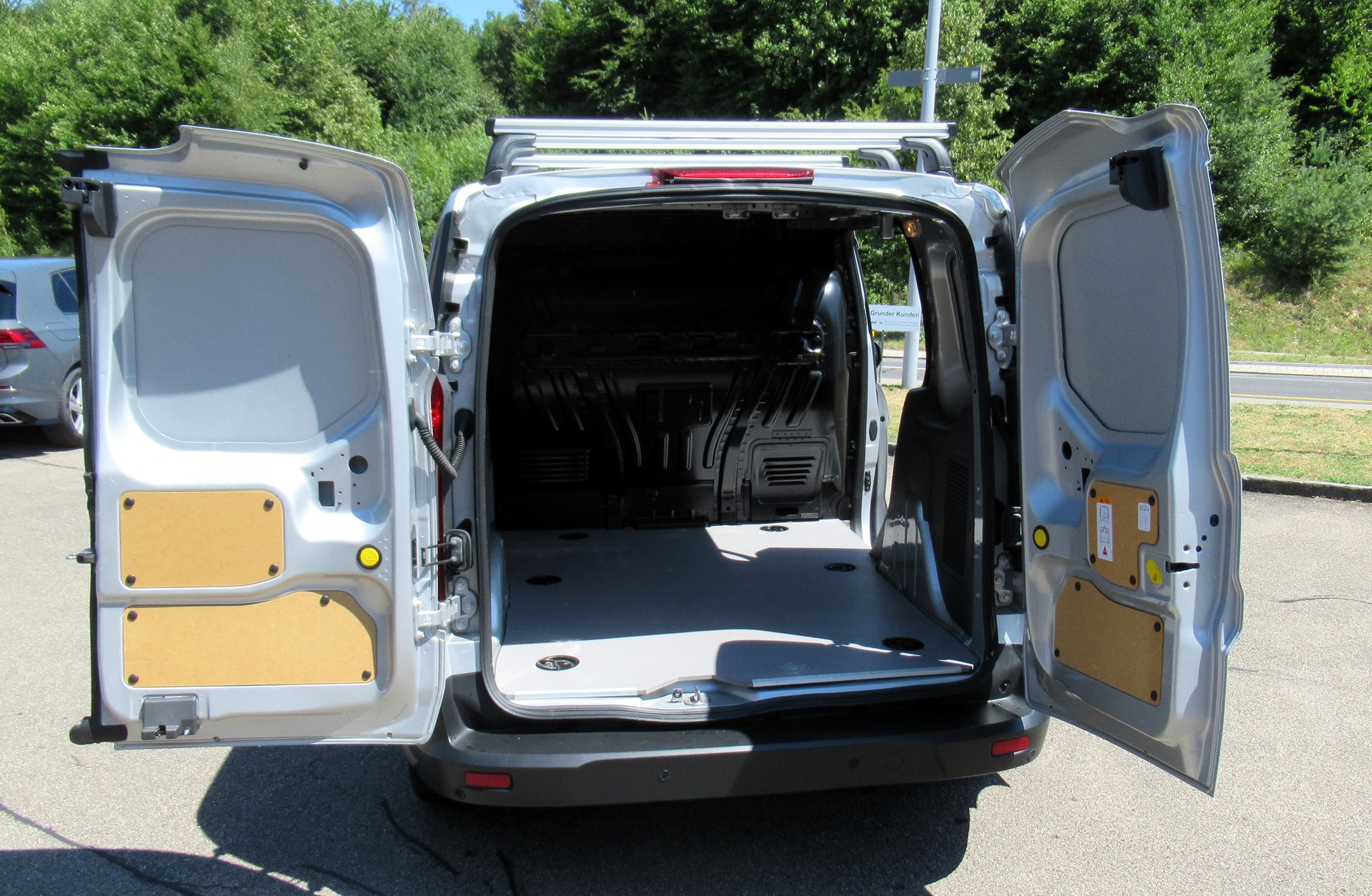 FORD Transit Connect Van T220 1.5 EcoBlue Trend Automat-image-14