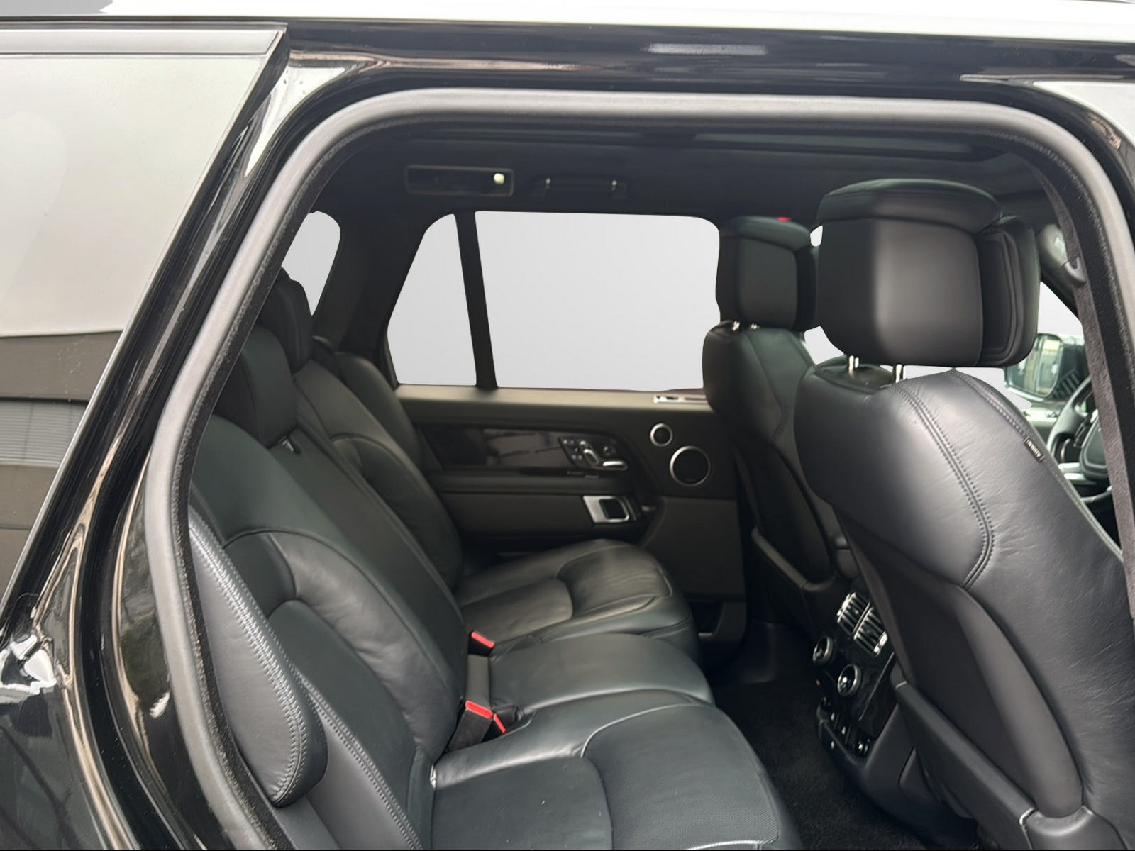 LAND ROVER Range Rover 5.0 V8 S/C Vogue Automatic-image-23