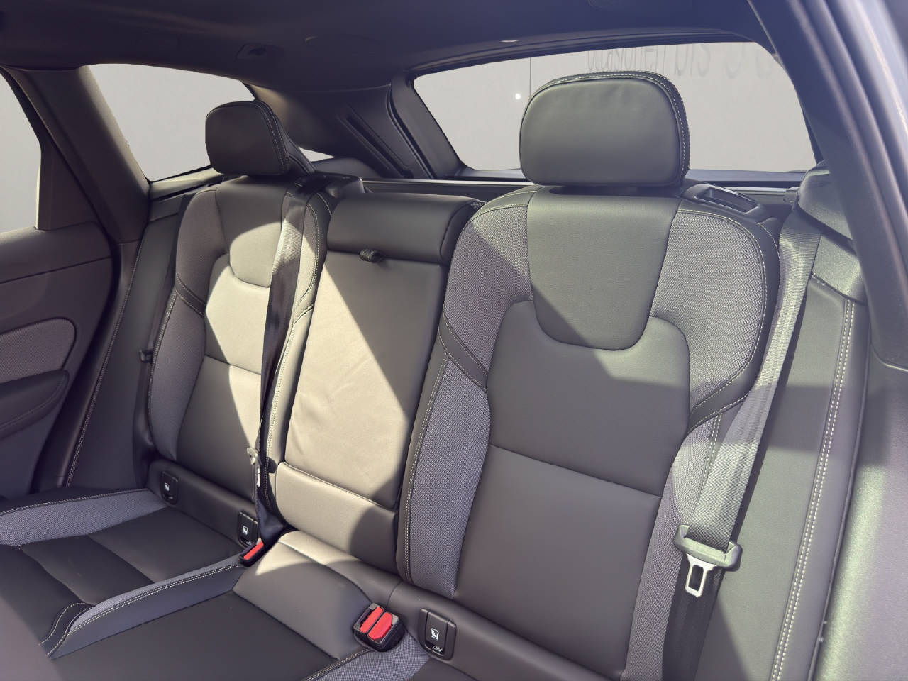 VOLVO XC60 2.0 T6 TE Black Edition eAWD-image-10