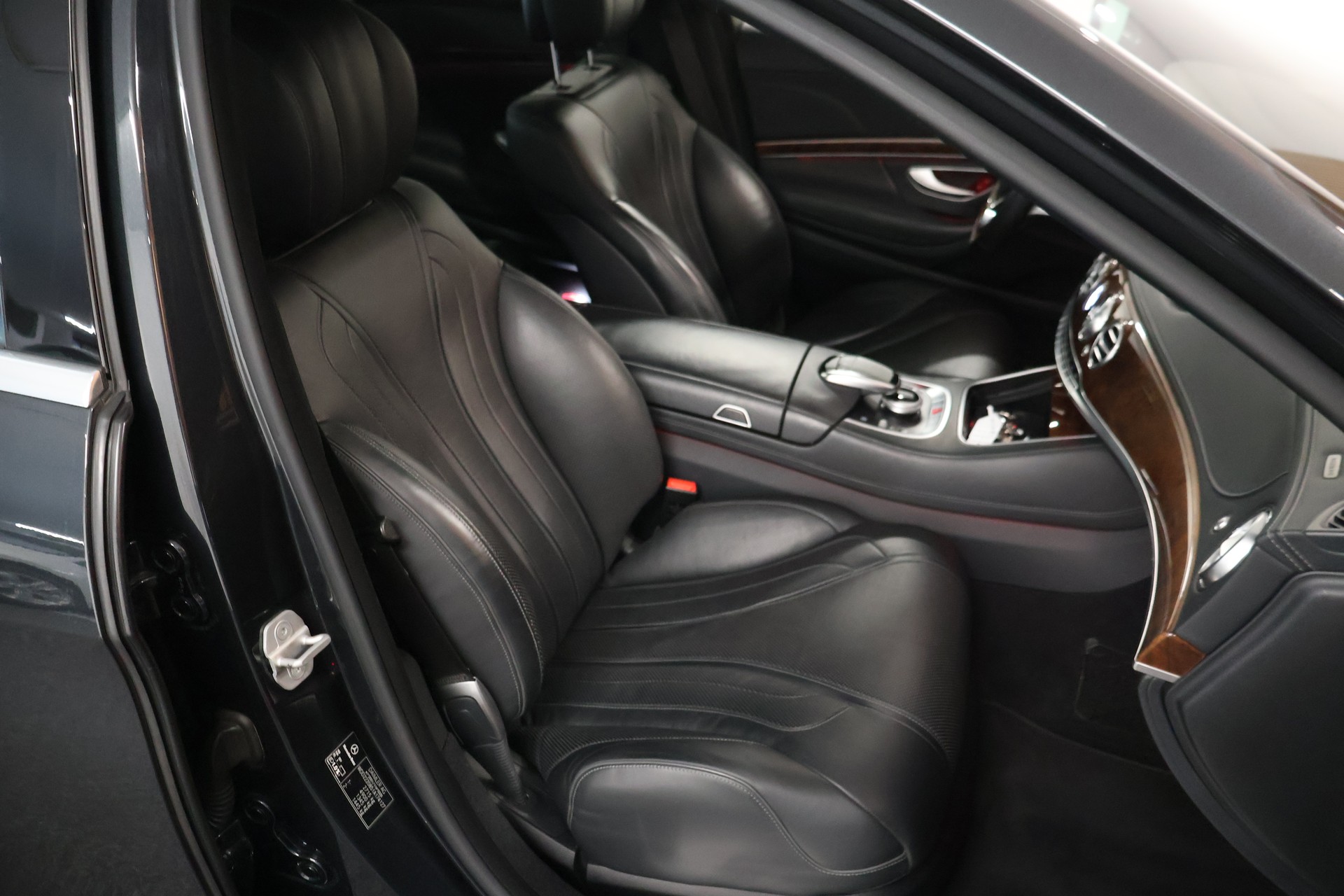 MERCEDES-BENZ S 500 4Matic 7G-Tronic-image-14