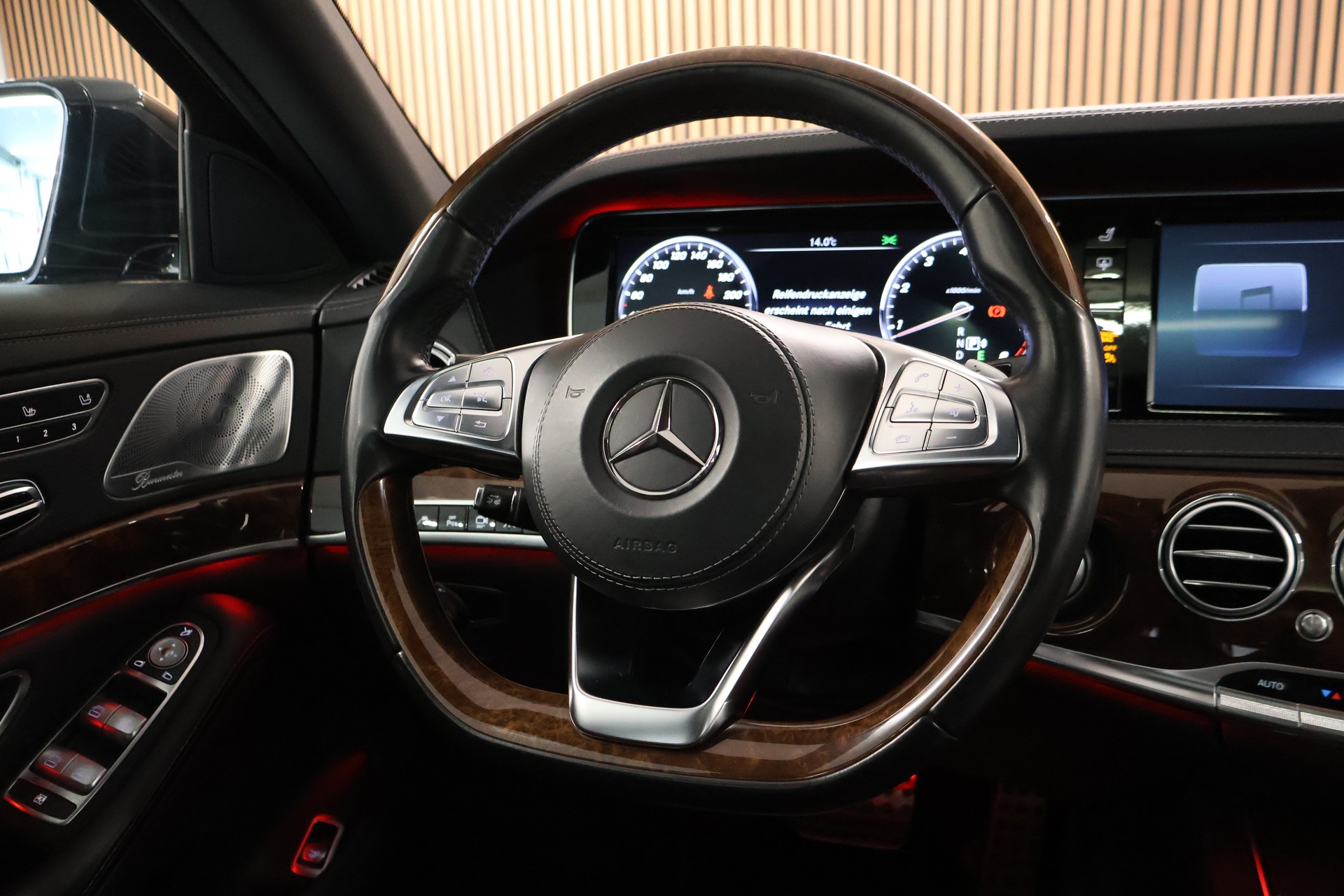 MERCEDES-BENZ S 500 4Matic 7G-Tronic-image-17