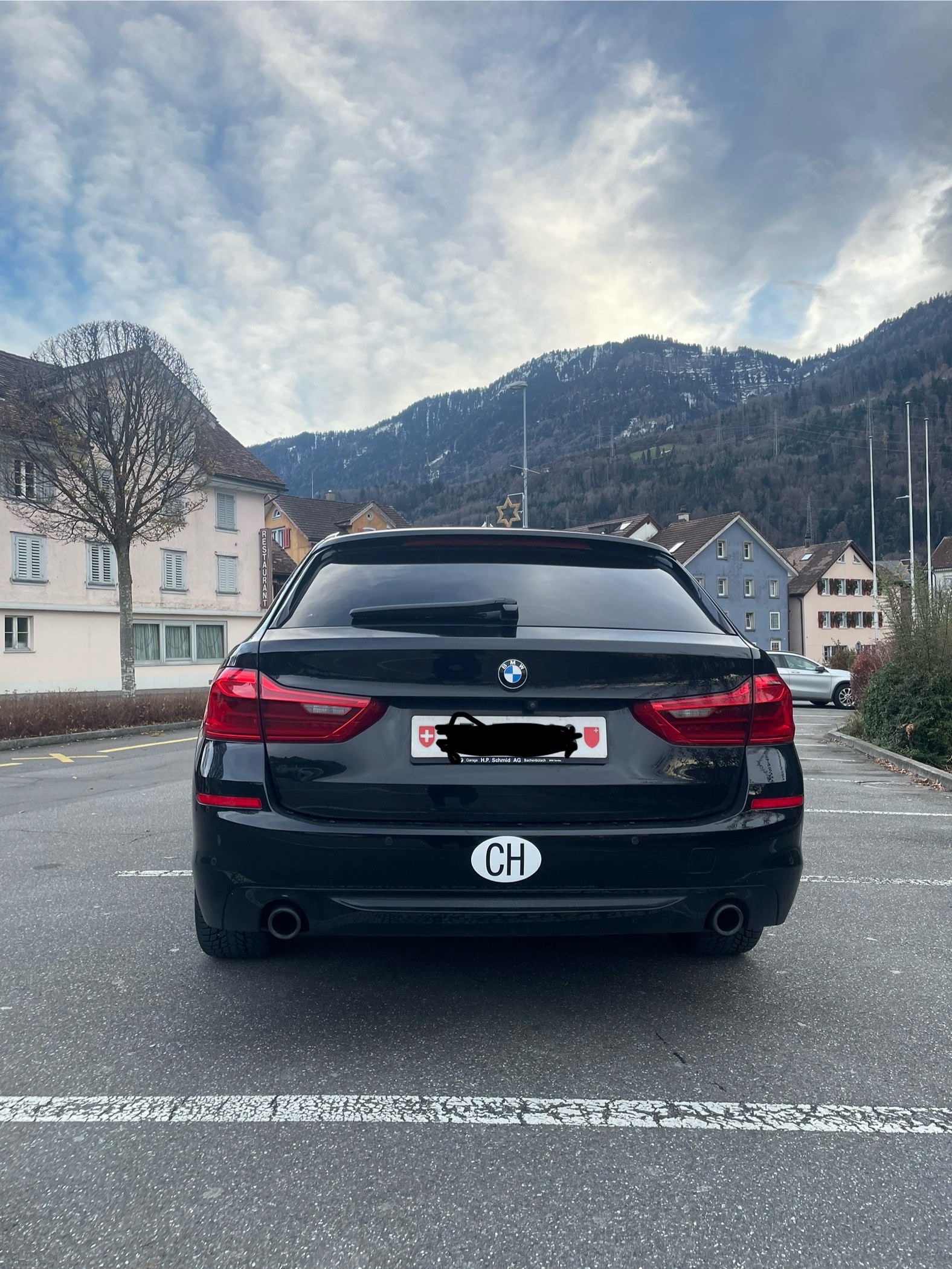 BMW 530d xDrive Touring Sport Line Steptronic-image-2