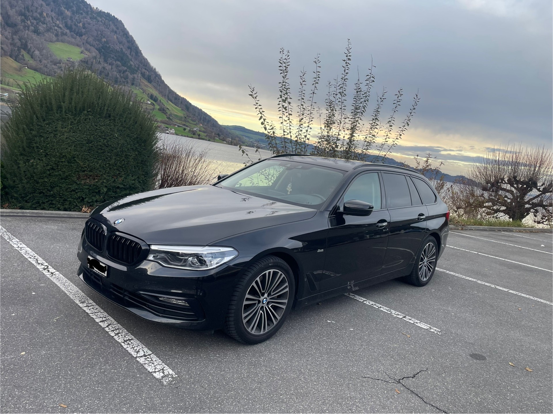 BMW 530d xDrive Touring Sport Line Steptronic-image-3