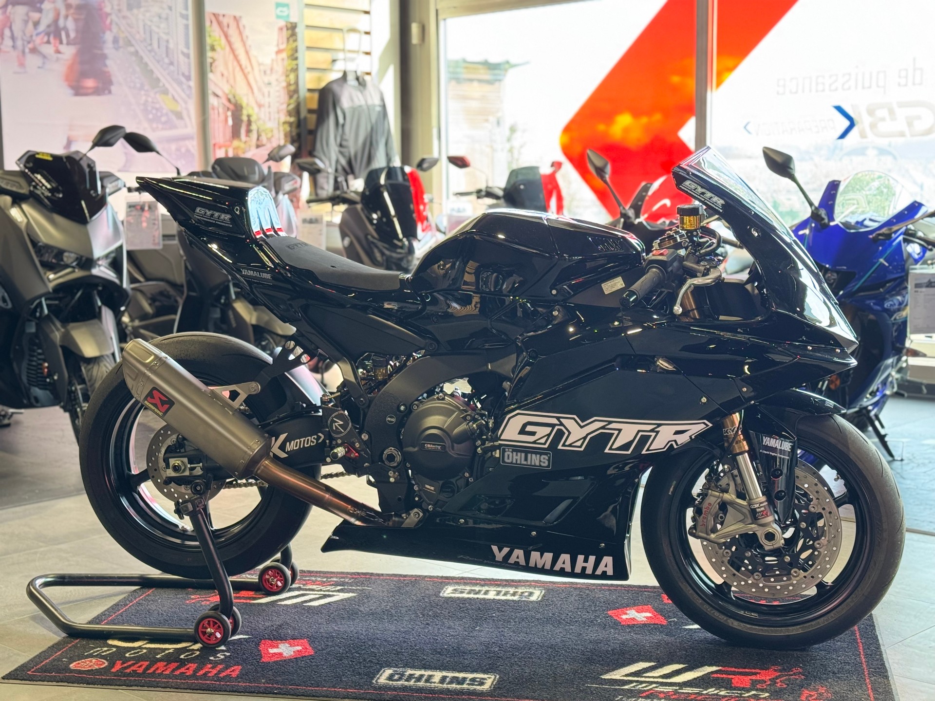 YAMAHA YZF-R9-showroom-element-1
