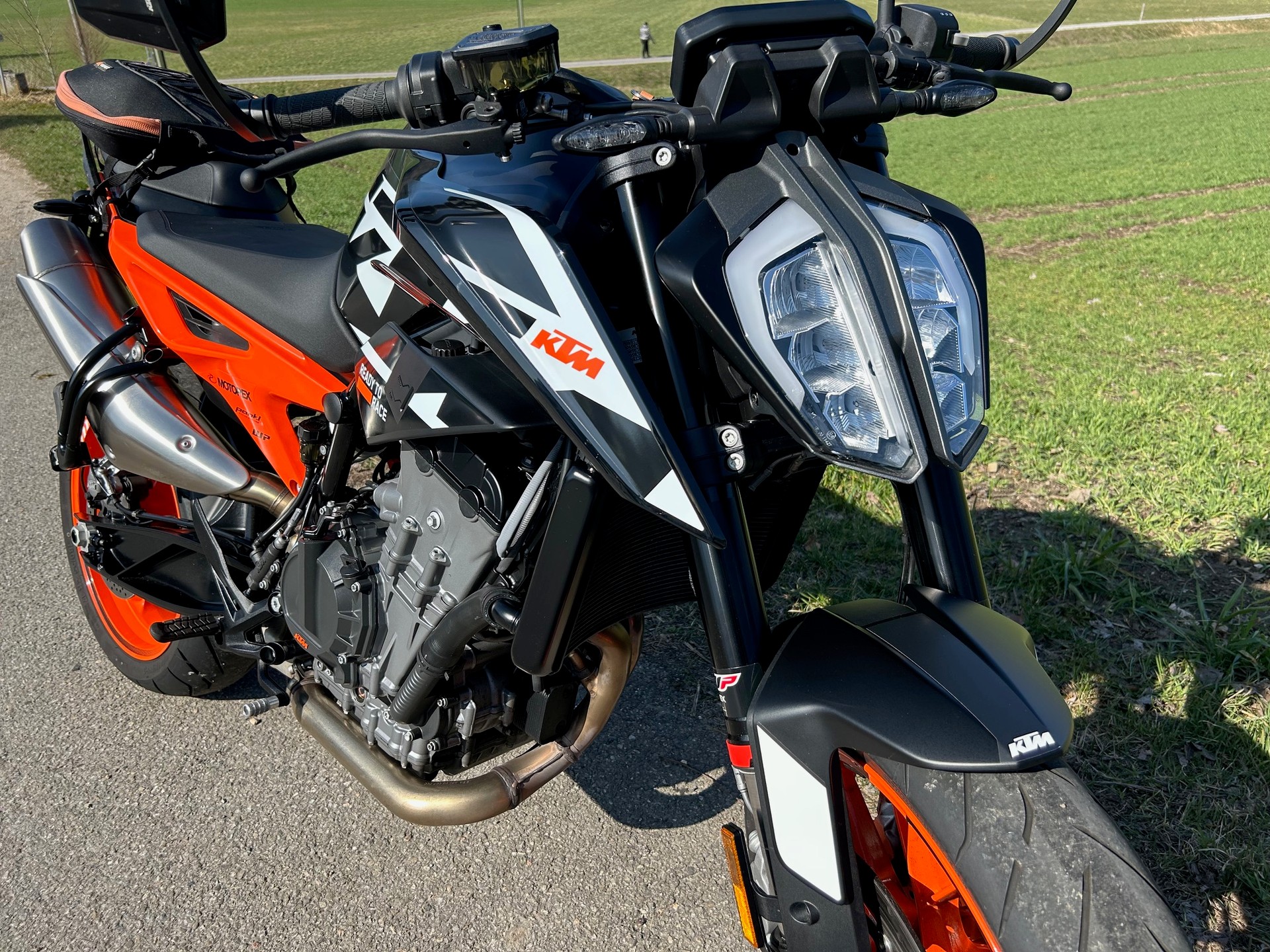 KTM 890 Duke GP-image-1