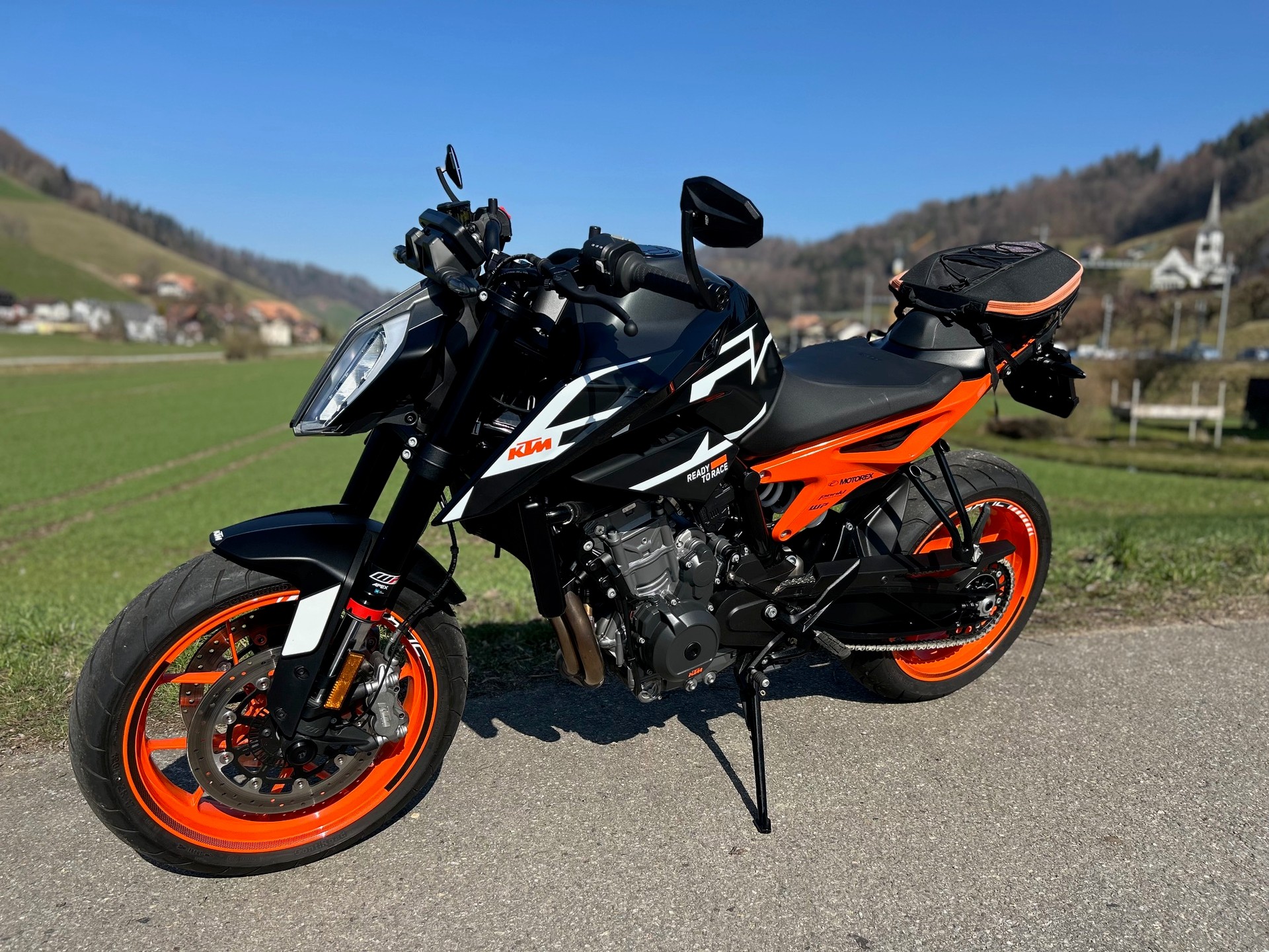 KTM 890 Duke GP-image-4